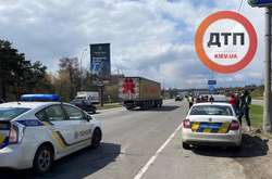 Серйозна ДТП біля метро «Лісова». Водію стало зле за кермом (фото)