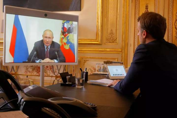 Макрон призвал Путина отвести войска и соблюдать «тишину» на Донбассе