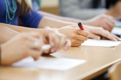 Обязательной итоговой аттестации школьников не будет: Зеленский подписал закон