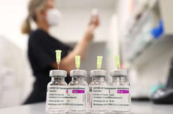 До смертельного випадку в Канаді було виявлено шість випадків утворення тромбів у щеплених вакциною AstraZeneca