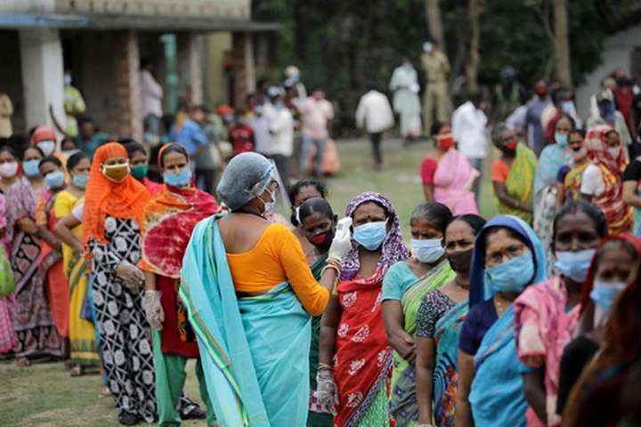 ВООЗ назвала причину спалаху коронавірусу в Індії