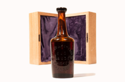 В США продадут самую старую бутылку виски