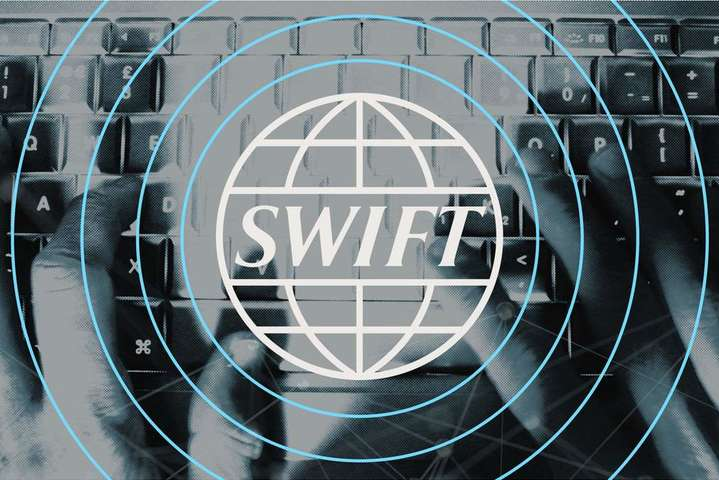 Европарламент внес отключение России от SWIFT в резолюцию