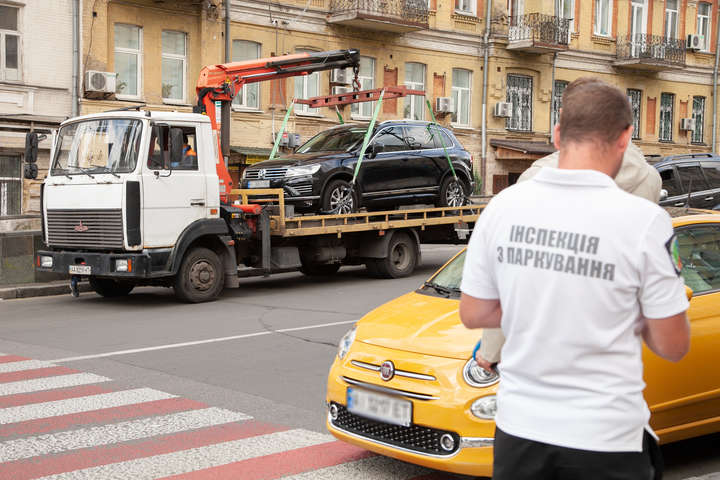 Герои парковки: за что чаще всего штрафуют водителей в Киеве