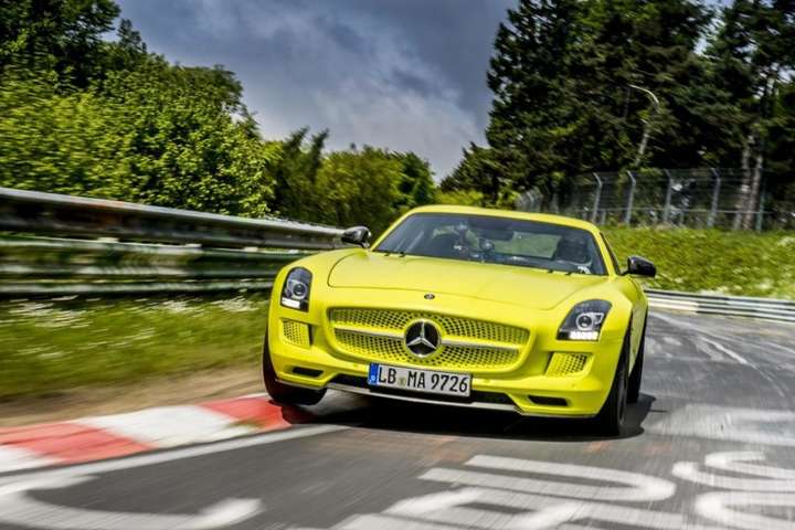 Вживаний електромобіль Mercedes продають за мільйон євро