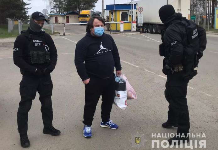 Україна видворила до Росії двох кримінальних «авторитетів»