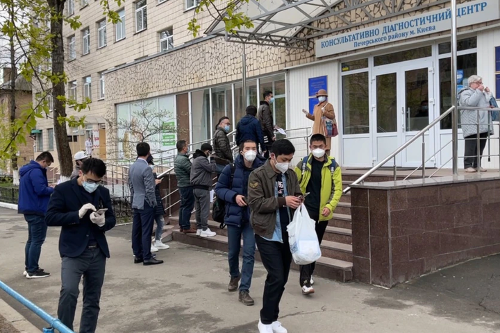 В Одесі від коронавірусу вакцинували тисячу громадян Китаю