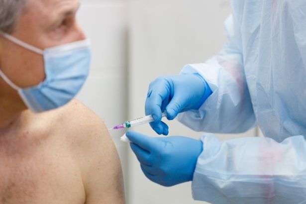 В Іспанії вакцинували від Covid-19 вже майже 5 млн осіб