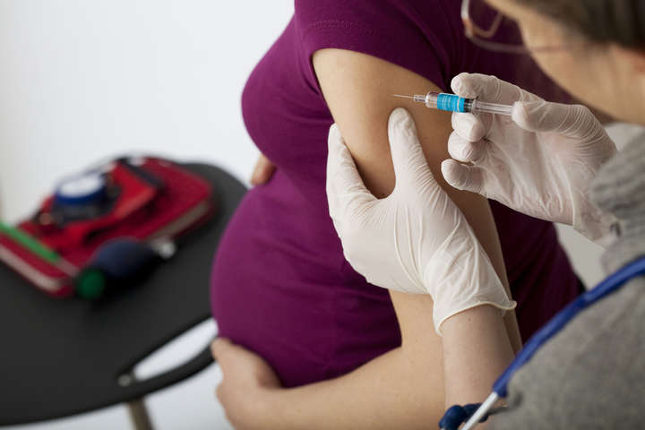 Що відомо про вплив ковід-вакцини на вагітність: відповідь ВООЗ 