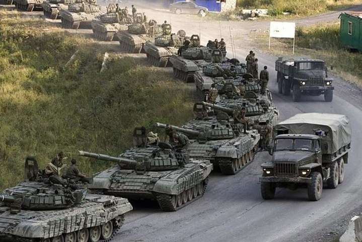 Возле украинской границы до сих пор остаются 80 тысяч российских военных – New York Times
