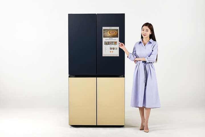 Майже як дружина: корейці презентували найкращий холодильник для холостяків