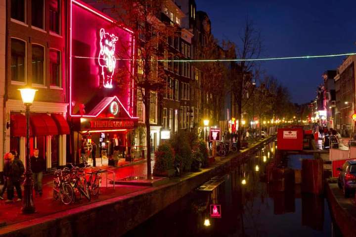 В Амстердамі придумали альтернативу «кварталу червоних ліхтарів»