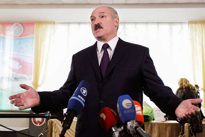 Лукашенко назвав головну умову дострокових виборів у Білорусі 