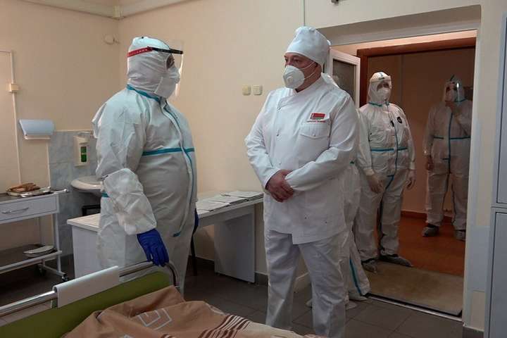 Лукашенко оголосив про створення в Білорусі «живої вакцини» від коронавірусу