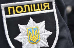 В Києві поліціянт обікрав людину і поділився краденим з колегами
