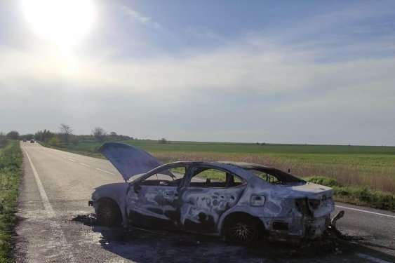 На трасі Одеса-Рені згорів ущент елітний Lexus ES 250: є постраждалі 