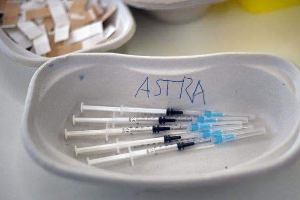 У Франції зафіксували два випадки тромбозу після вакцини AstraZeneca