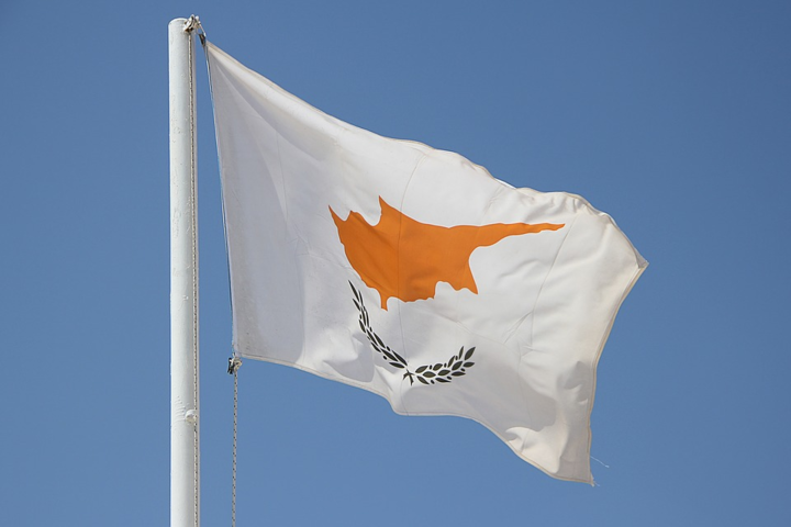 Кипр отменил карантин для привитых от коронавируса украинцев