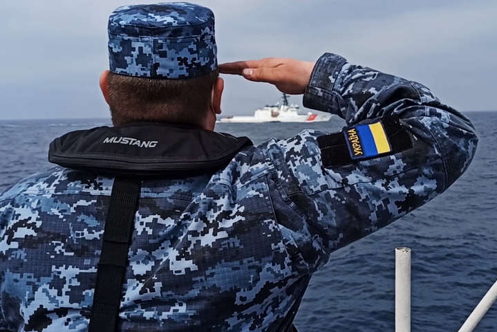Пограничники показали, как корабли РФ препятствовали украинско-американским учениям (видео)