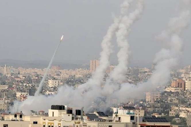 Армія Ізраїлю повідомила про 150 випущених з Сектора Гази ракет