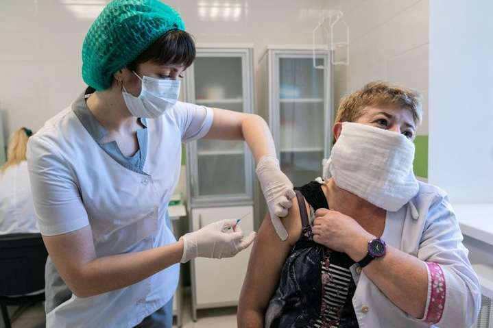 Ляшко опроверг заявление Шмыгаля о вакцинации всех зарегистрированных в «Дии»