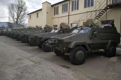 Українські військові отримали польські броньовики замість українських