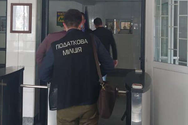 Масові обшуки у Києві: правоохоронці прийшли тепер до метрополітену