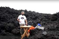 Находчивый гватемалец готовит пиццу на лаве (фото)