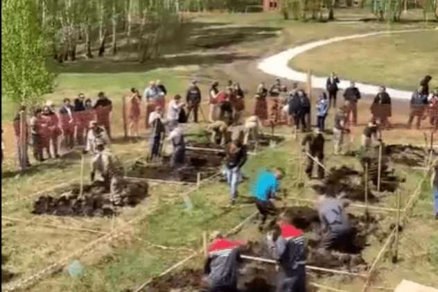 У Росії відбувся чемпіонат зі швидкісного викопування могил (відео)