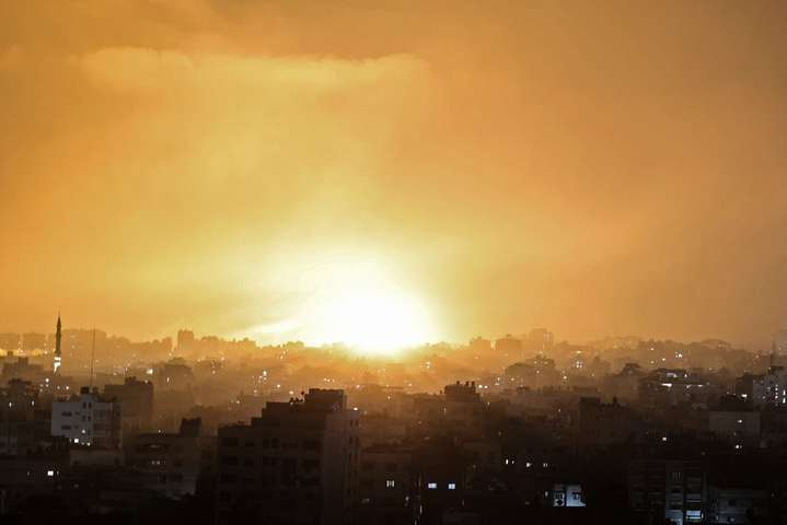 Израиль начал атаковать Сектор Газа авиацией и наземными силами