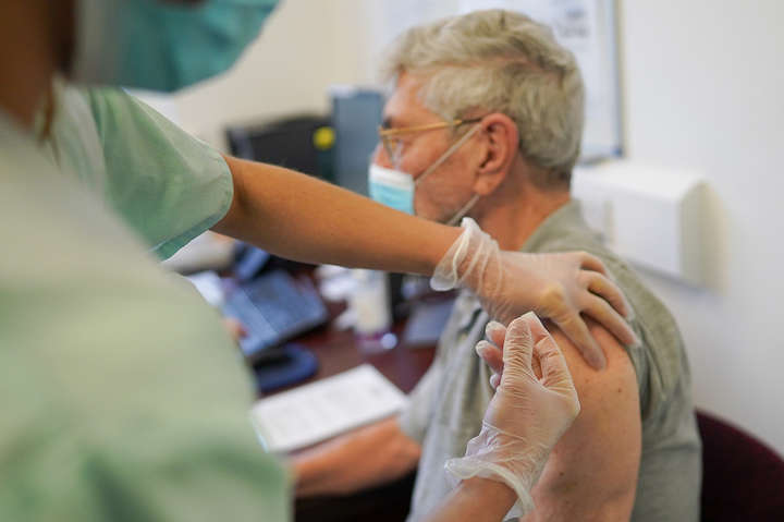 За добу другу дозу вакцини від коронавірусу отримали більше п’яти тисяч осіб