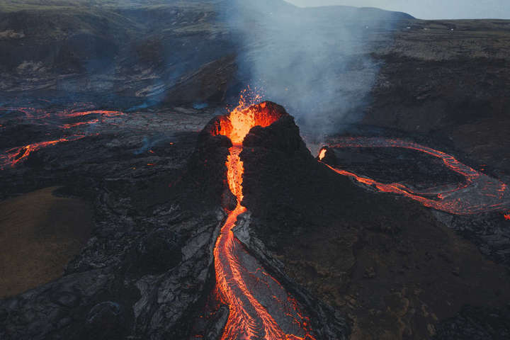 В Ісландії виставлено на продаж активний вулкан