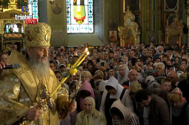 Заповнений собор і майже всі без масок: Онуфрій провів літургію у Харкові (фото)