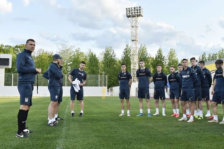Шевченко без кількох гравців розпочав підготовку до чемпіонату Європи