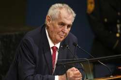 Земан вважає «дурістю» рішення Росії включити Чехію в список недружніх країн