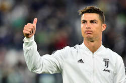 Роналду таємно вивіз увесь свій люксовий автопарк з Турину (відео)