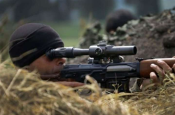 Сутки на Донбассе: снайпер боевиков ранил украинского бойца