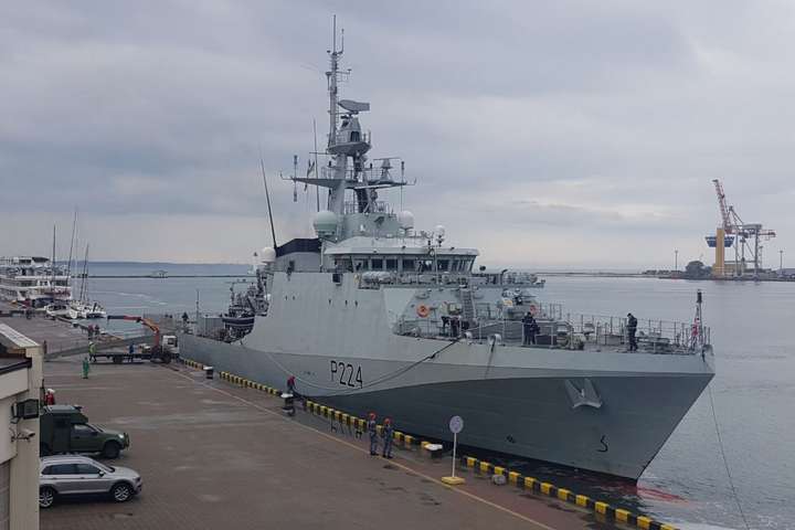 У порт Одеси зайшов британський військовий корабель 