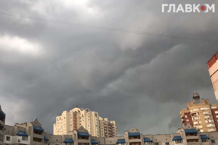 На Київ знову суне гроза, оголошено жовтий рівень небезпеки