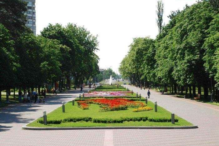 Ділок прибрав до рук комунальну будівлю в парку в Києві, щоб звести ресторан