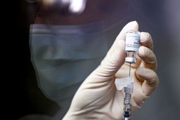США увеличивает экспорт Covid-вакцин: каким странам повезло больше