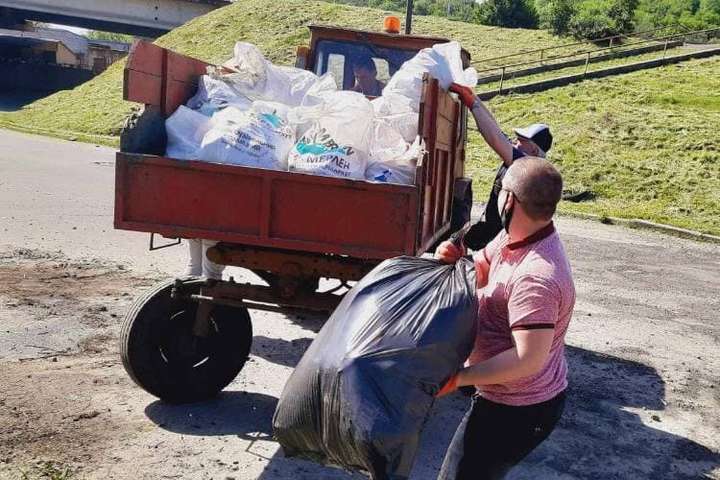 Під час великої толоки в Києві зібрали понад 30 тонн сміття (фото)