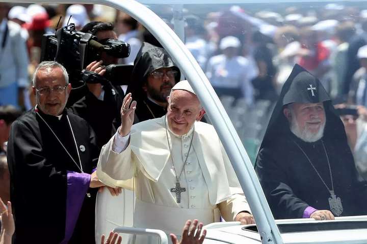 Папа Римський пересяде на електромобіль. Яку модель обрав голова Ватикану