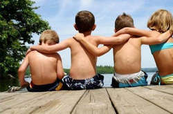 Як працюватимуть дитячі табори цього літа: відповідь міністра 