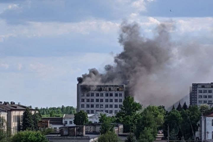 Масштабна пожежа у Харкові: горить завод «Комунар»