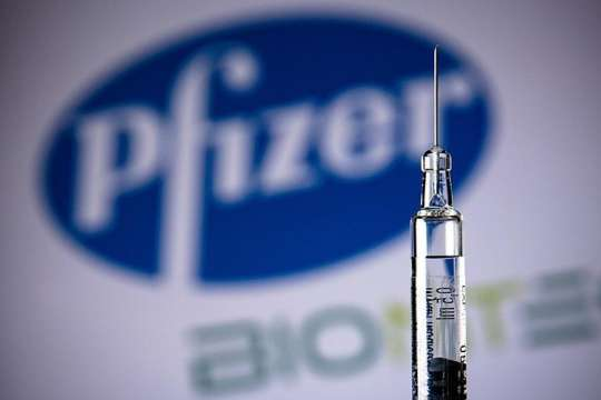 В Украину прибыла первая партия вакцин производства Pfizer