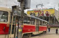 Через аварію в Києві паралізовано рух трамваїв (фото, відео)