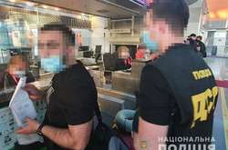 Україна масово висилає «злодіїв у законі»