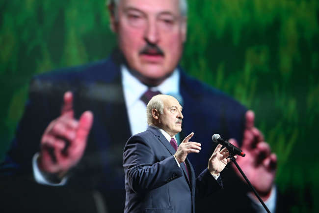 «Диктатор демонструє свою владу». ІноЗМІ про режим Лукашенка і викрадення журналіста Протасевича