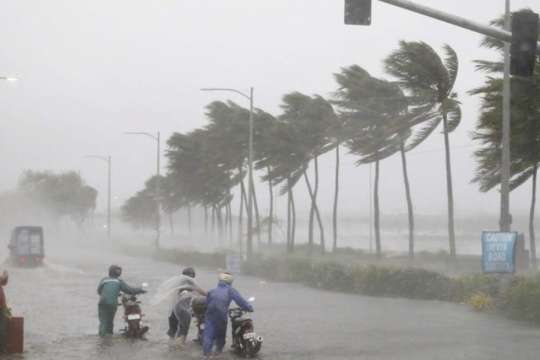 Індію накрив тропічний циклон «Яас»: щонайменше чотири людини загинули